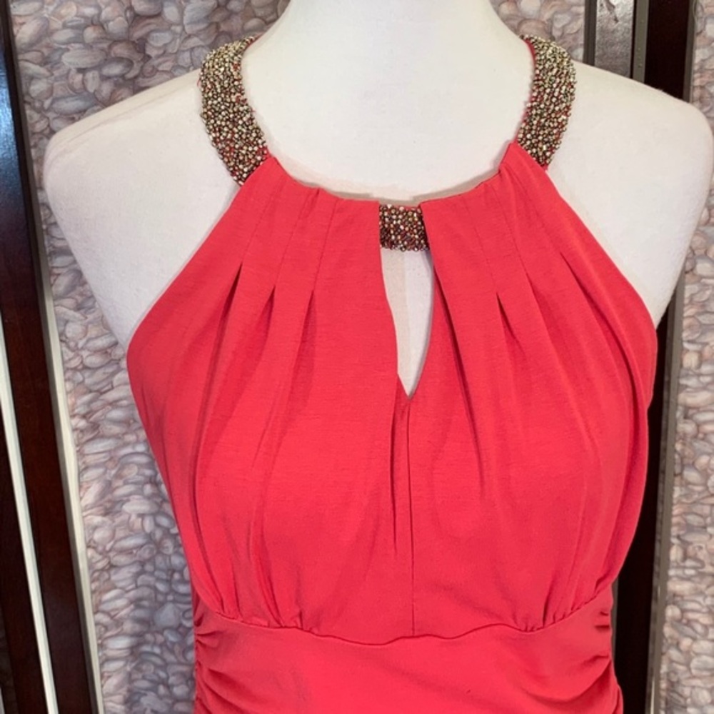 White House Black Market solid pinkish to reddish sleeveless top. - Picture 7 of 16